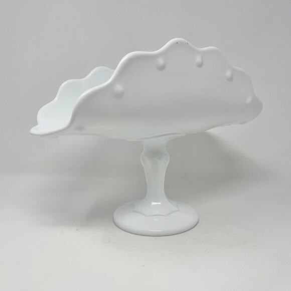 Vintage Indiana Glass Teardrop White Milk Glass Banana Stand‎ Centerpiece 1950s - Picture 4 of 7